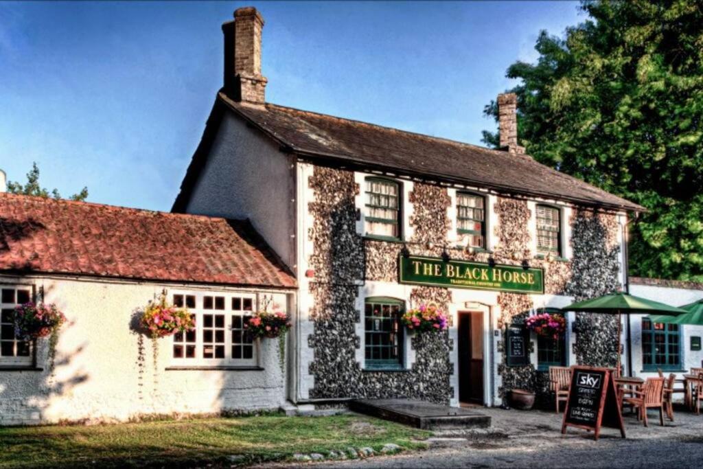 Entire Thatched Cottage Melbourn Exterior photo